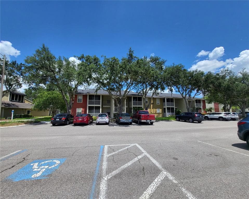 214 LAKE PARSONS GREEN UNIT 202 BRANDON, FL 33511