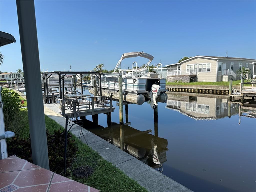 7042 MOUNT ARLINGTON DRIVE NE UNIT 410 ST PETERSBURG, FL 33702