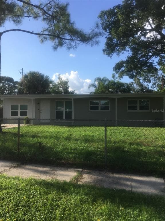 1519 LANCELOT TAMPA, FL 33619