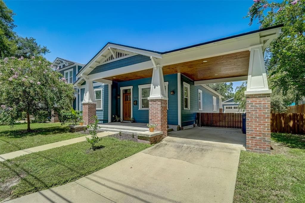 306 ADALEE STREET E TAMPA, FL 33603