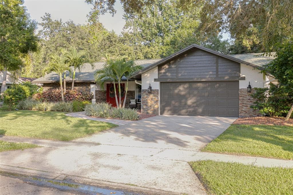 440 HICKORYNUT AVENUE OLDSMAR, FL 34677