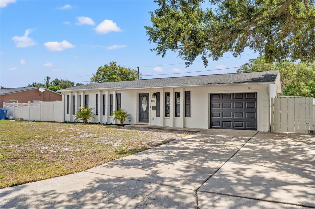 4182 SAILFISH DRIVE SE ST PETERSBURG, FL 33705