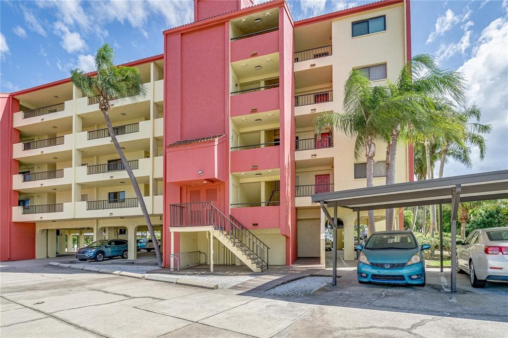 1750 HARBOR PLACE S UNIT 102 SOUTH PASADENA, FL 33707