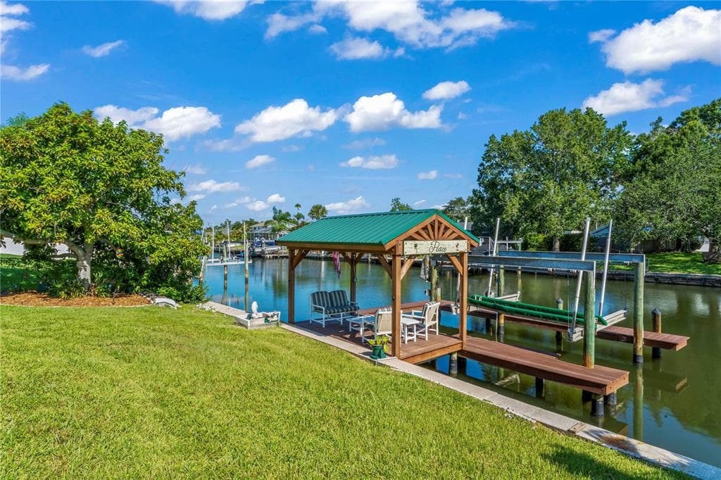 8449 FLAGSTONE DRIVE