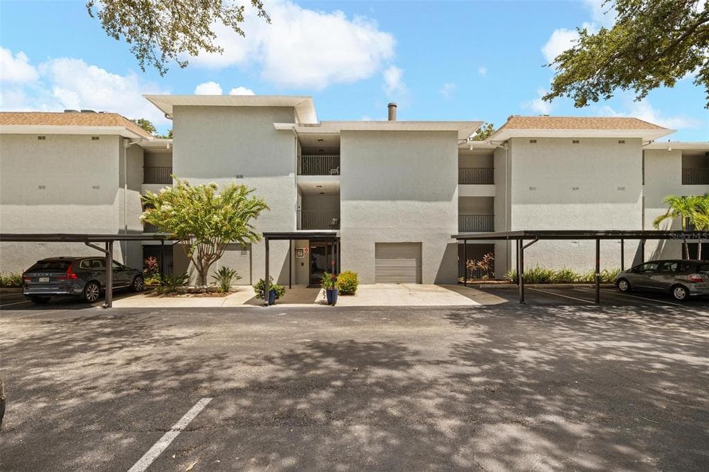 3820 W AZEELE STREET UNIT 302 TAMPA, FL 33609