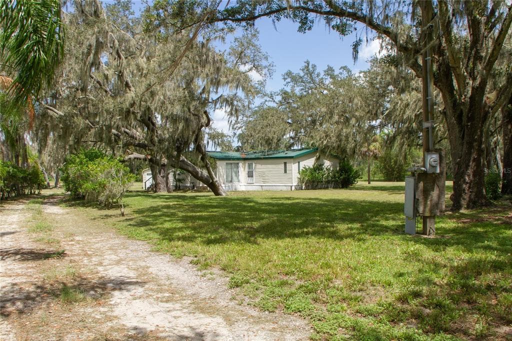 7911 CAREY ROAD LITHIA, FL 33547
