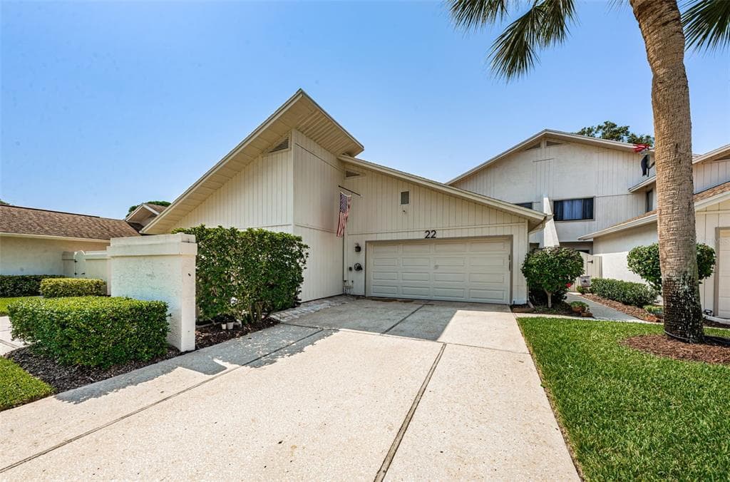 468 LAKEVIEW DRIVE UNIT 22 PALM HARBOR, FL 34683