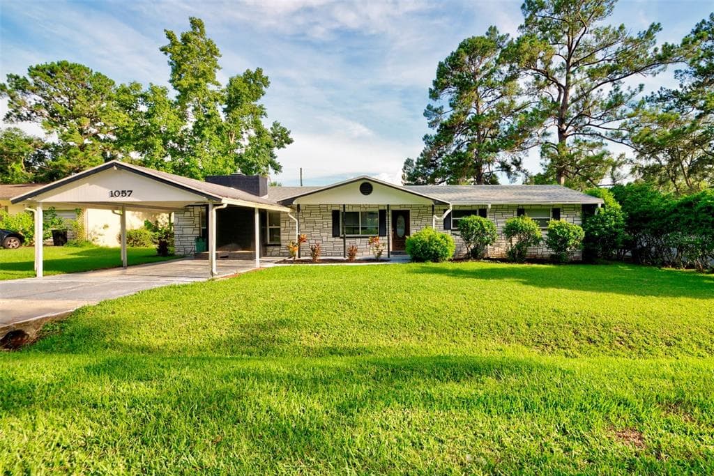 1057 WHITEWAY DRIVE BROOKSVILLE, FL 34601