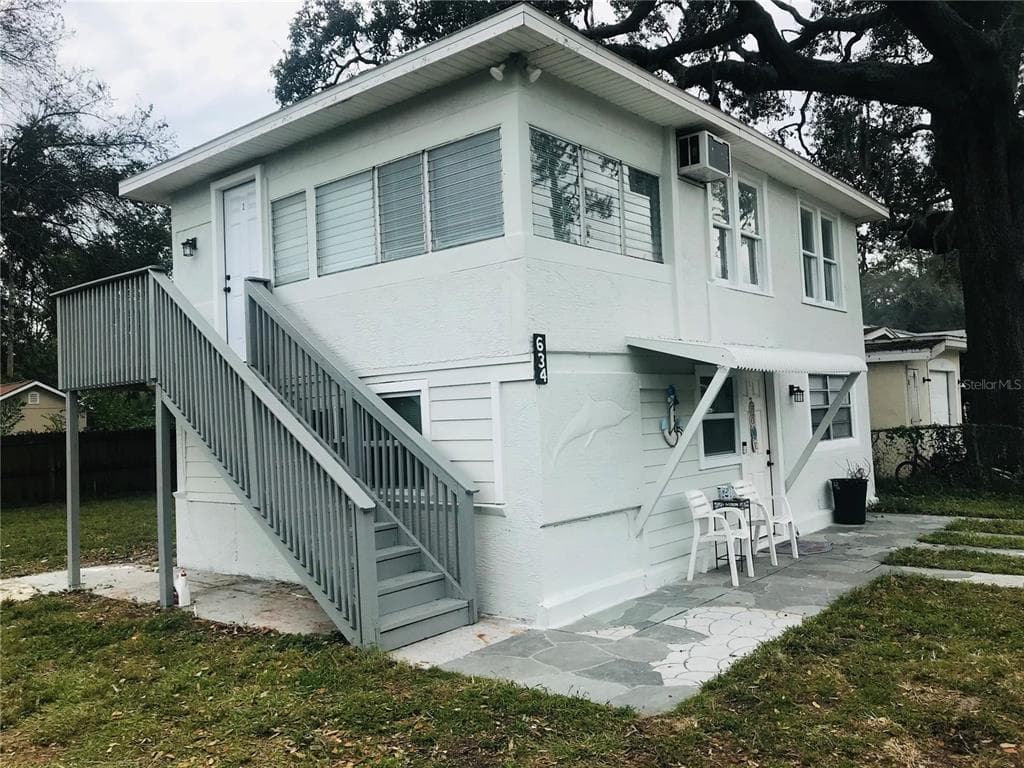 634 CYPRESS STREET