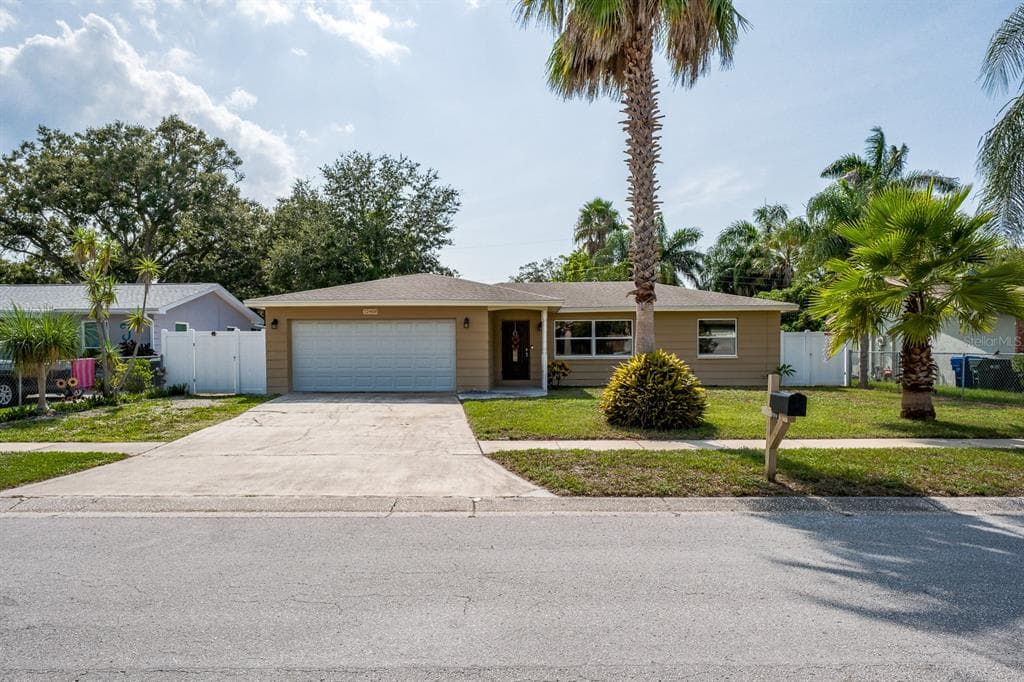 12858 PALM DRIVE LARGO, FL 33774