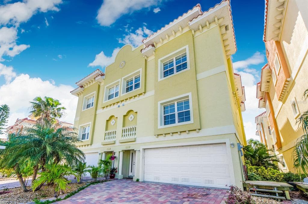 151 175TH AVENUE E REDINGTON SHORES, FL 33708