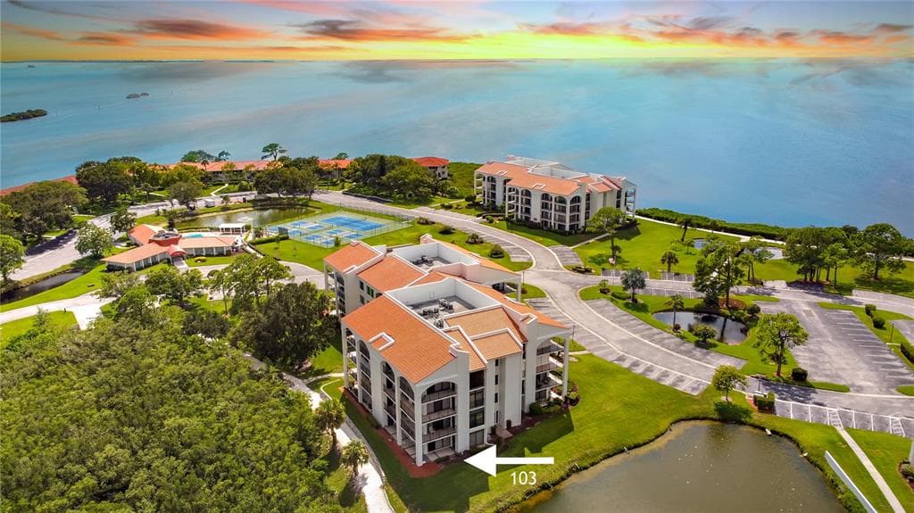 103 MARINER DRIVE TARPON SPRINGS, FL 34689
