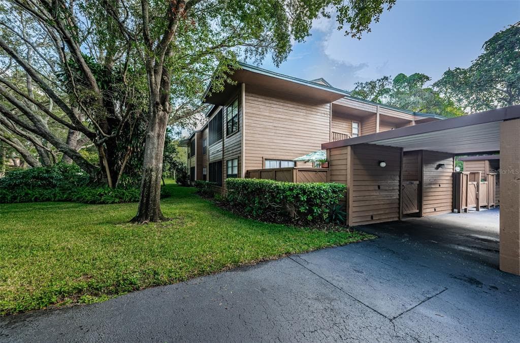 1903 LENNOX ROAD E UNIT 1903 PALM HARBOR, FL 34683