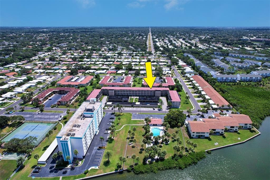10215 REGAL DRIVE UNIT 51 LARGO, FL 33774