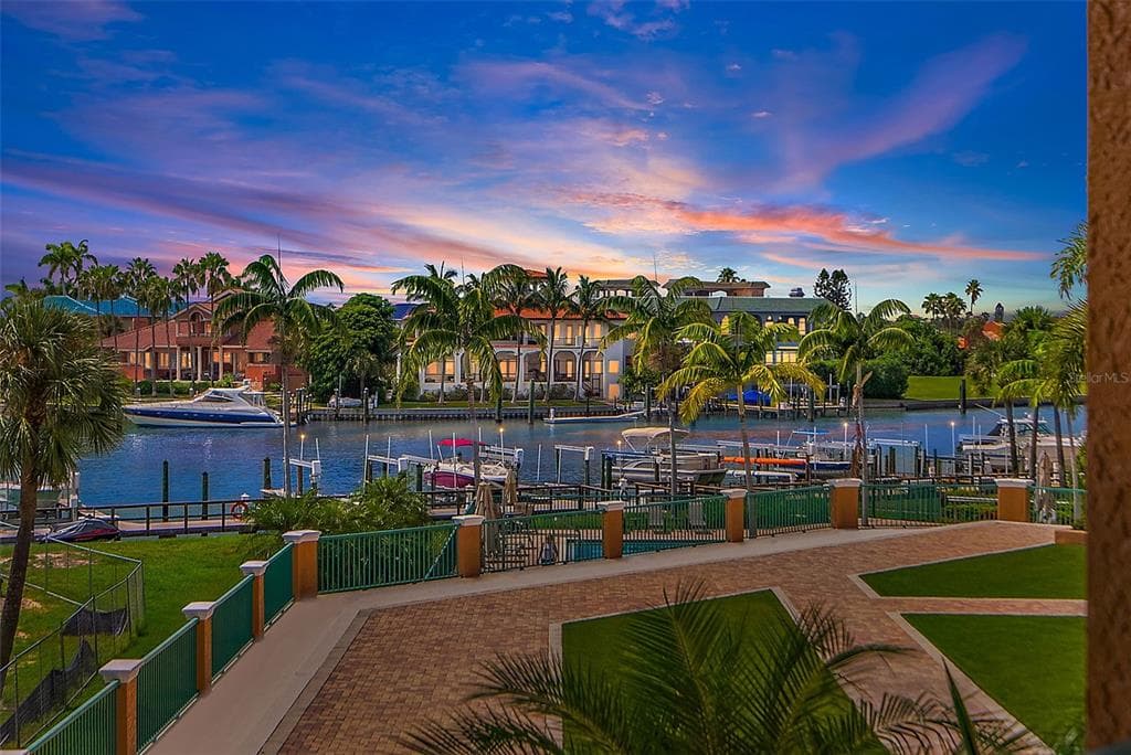 1090 PINELLAS BAYWAY S UNIT A3