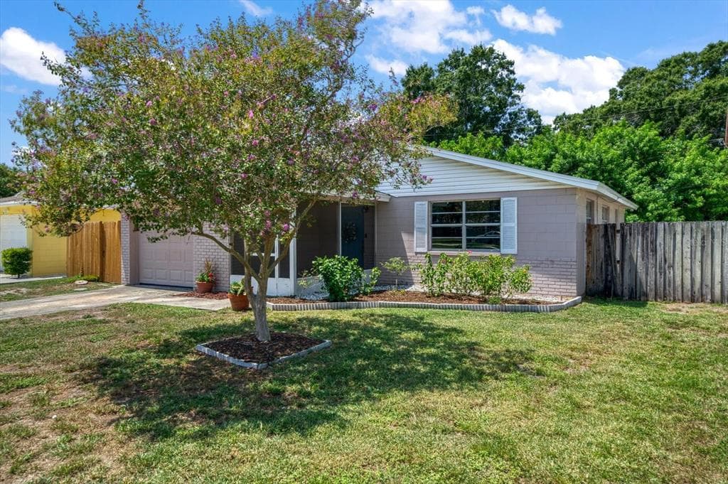 8696 91ST STREET N SEMINOLE, FL 33777