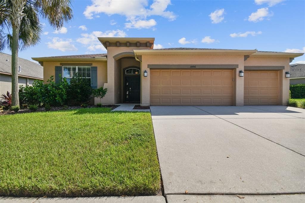 15706 STARLING WATER DRIVE LITHIA, FL 33547