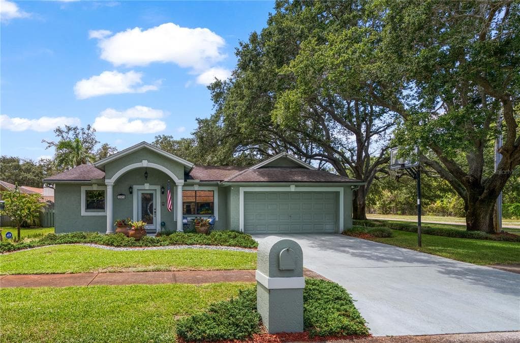 12494 104TH TERRACE SEMINOLE, FL 33778