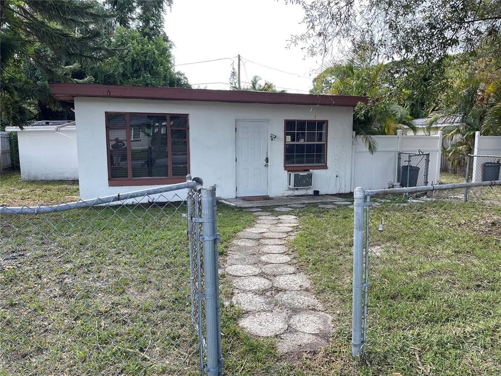 5160 68TH WAY N ST PETERSBURG, FL 33709