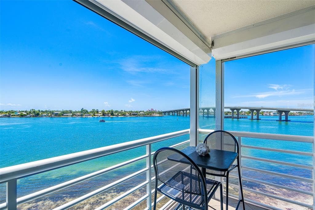 6001 BAHIA DEL MAR CIRCLE UNIT 432 ST PETERSBURG, FL 33715