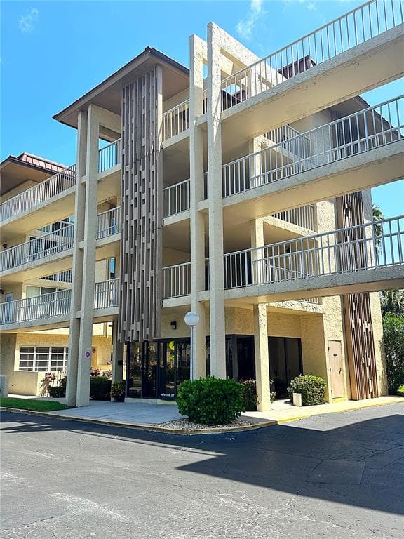 113 ISLAND WAY UNIT 242 CLEARWATER, FL 33767