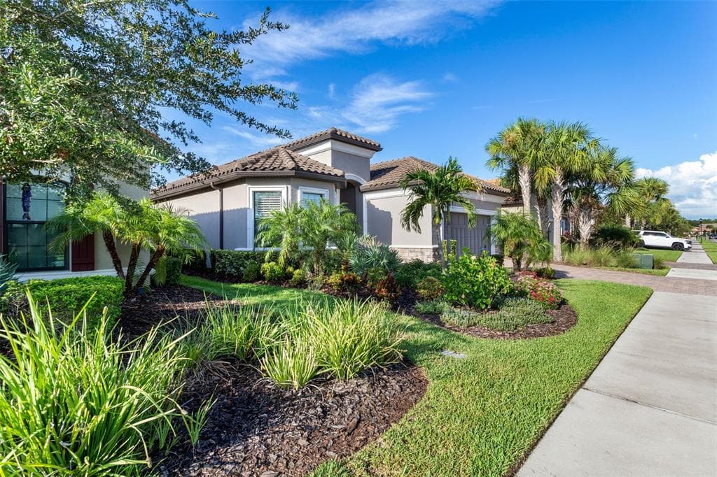 8615 GRAND ALBERATO ROAD TAMPA, FL 33647