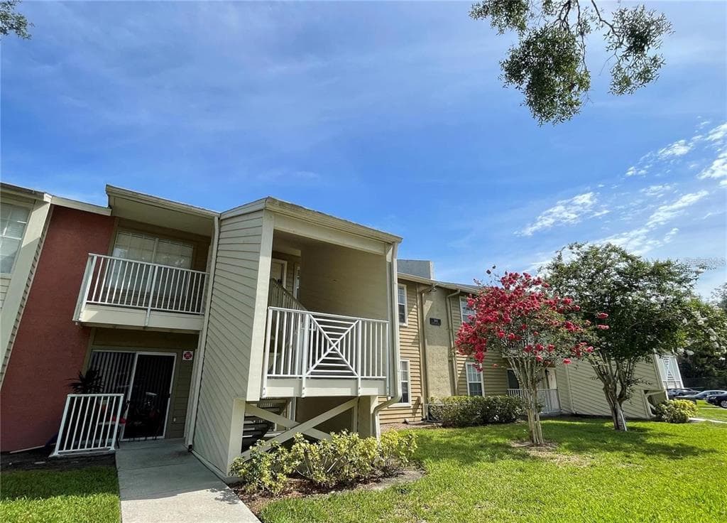 302 LAKE PARSONS GREEN UNIT 106 BRANDON, FL 33511