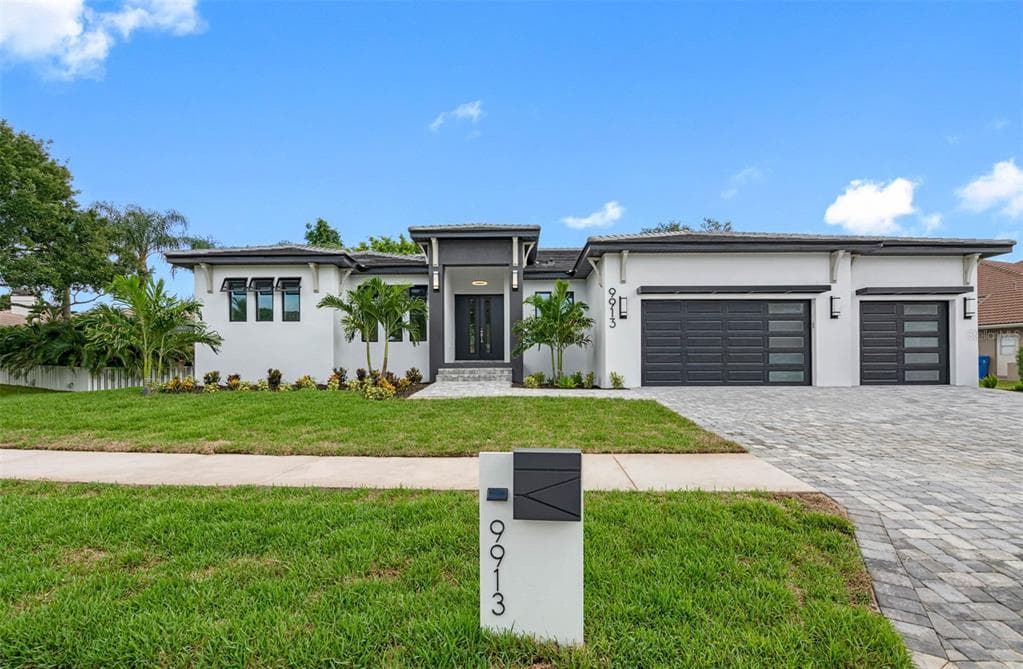 9913 CHRIS CRAFT COURT