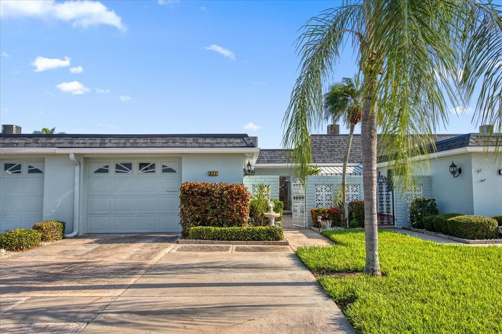 377 BOCA CIEGA POINT BOULEVARD N ST PETERSBURG, FL 33708