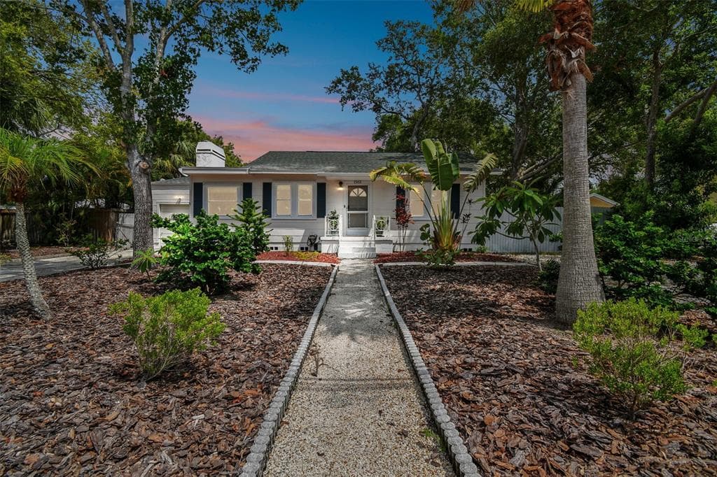 1563 DOUGLAS AVE DUNEDIN, FL 34698