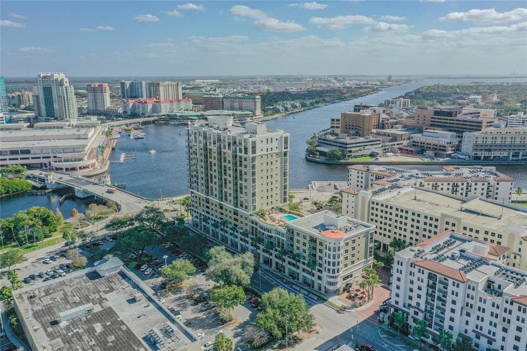 275 BAYSHORE BOULEVARD UNIT 807 TAMPA, FL 33606
