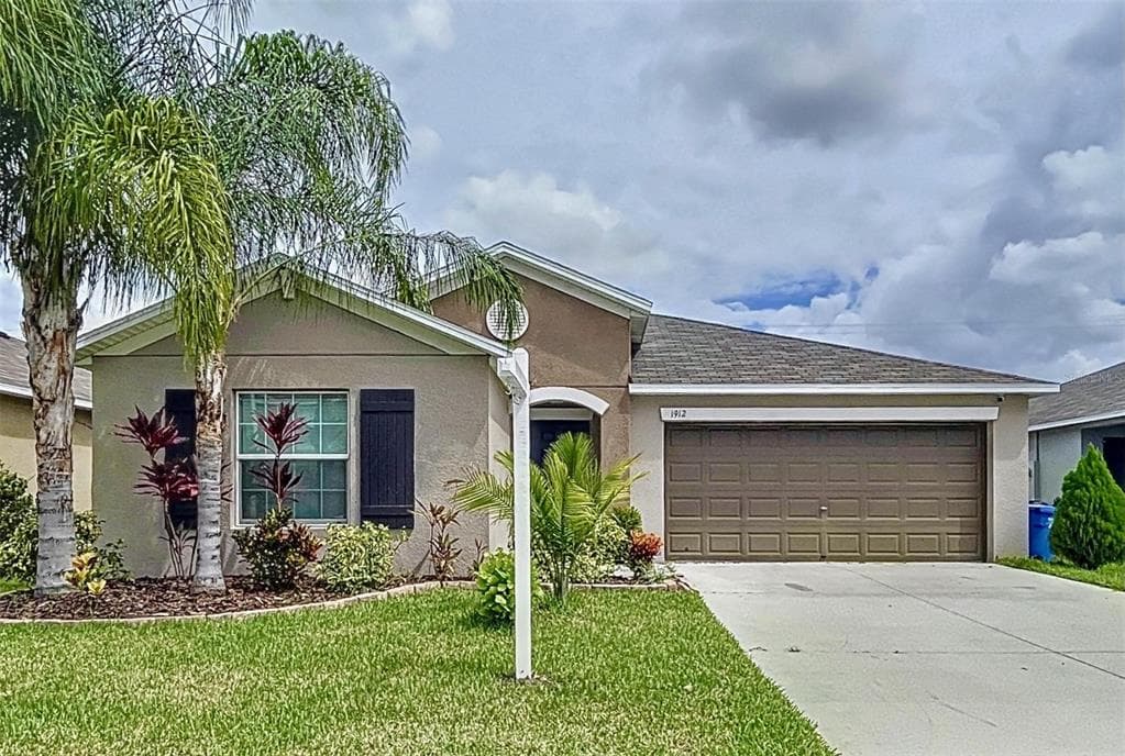 1912 BROAD WINGED HAWK DRIVE