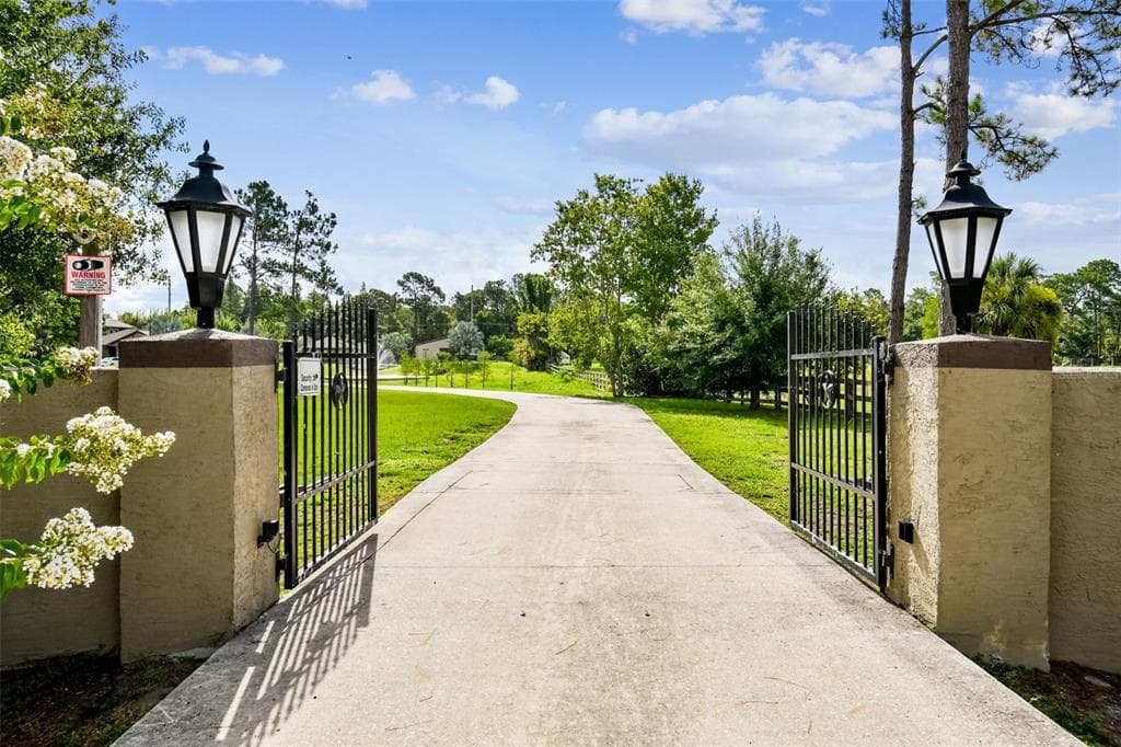 15802 TRACKSIDE DRIVE ODESSA, FL 33556