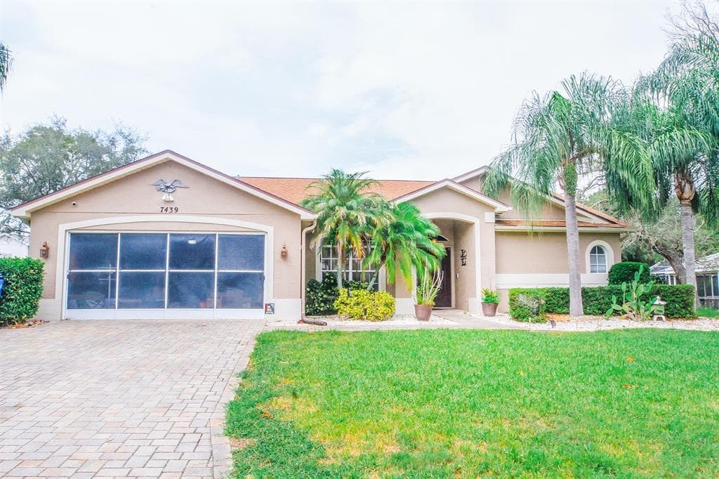 7439 FLYWAY DRIVE SPRING HILL, FL 34607