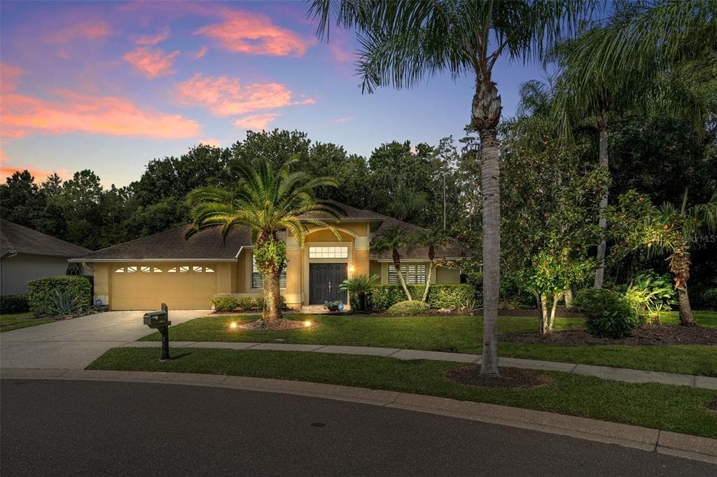 850 CRESTRIDGE CIRCLE TARPON SPRINGS, FL 34688