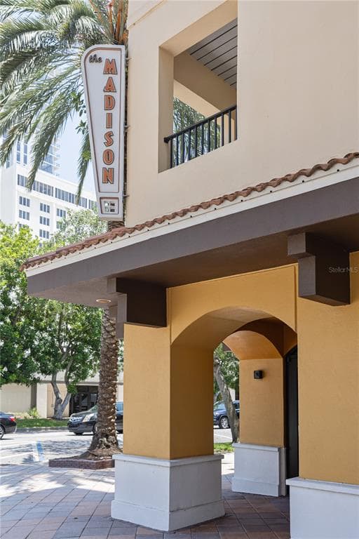 200 4TH AVENUE S UNIT 104 ST PETERSBURG, FL 33701