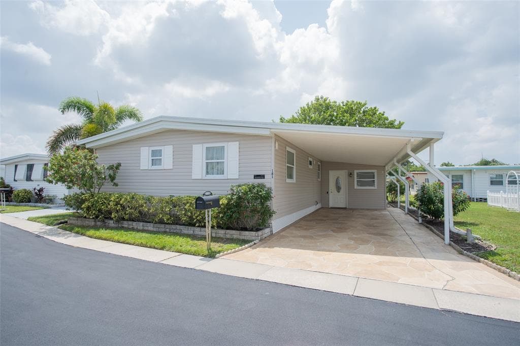 10280 PARADISE DRIVE LARGO, FL 33773