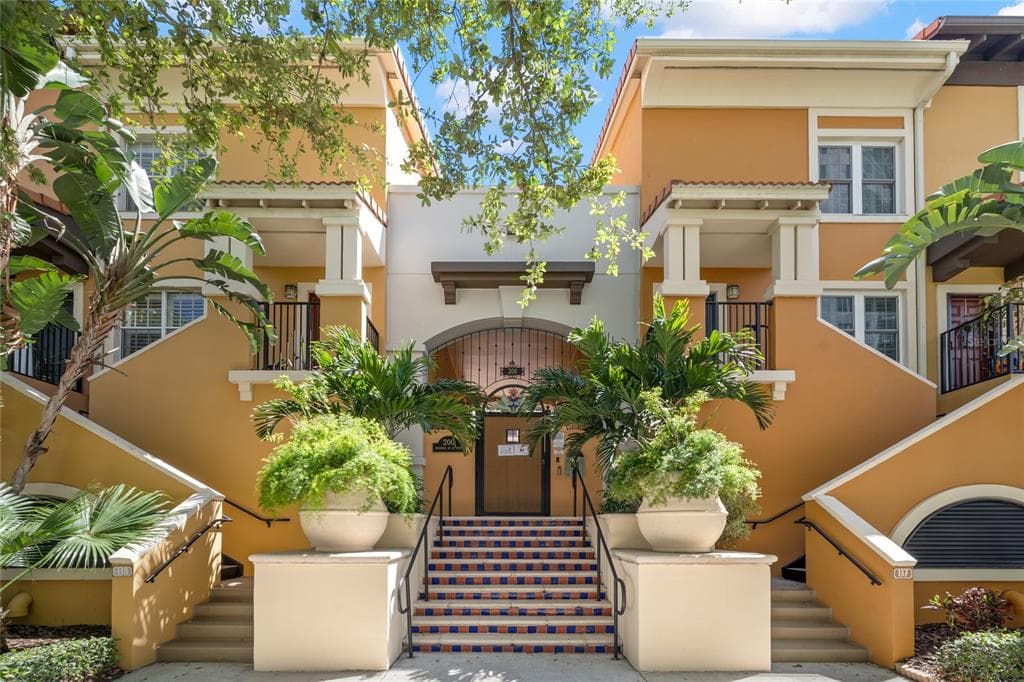 200 4TH AVENUE S UNIT 401 ST PETERSBURG, FL 33701