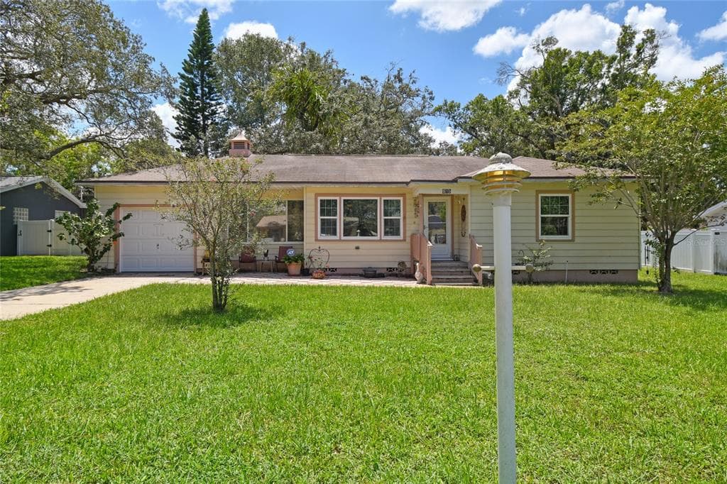 915 7TH AVENUE SW LARGO, FL 33770