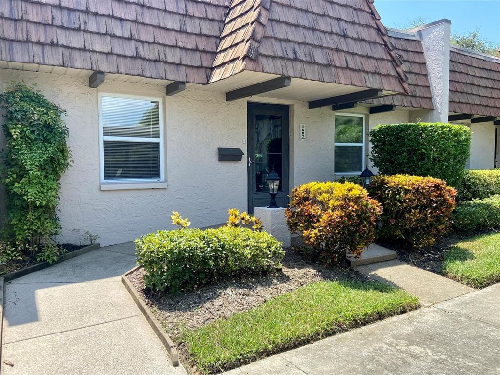 1607 CORDOVA GREEN LARGO, FL 33777