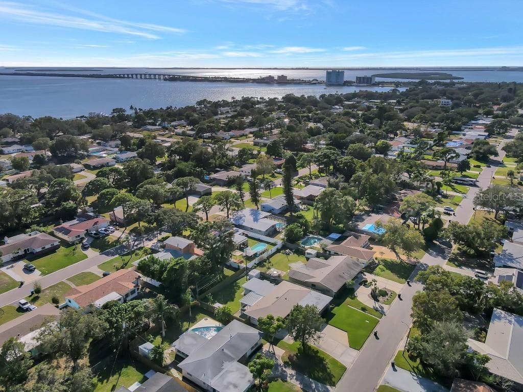 2299 66TH AVENUE S ST PETERSBURG, FL 33712