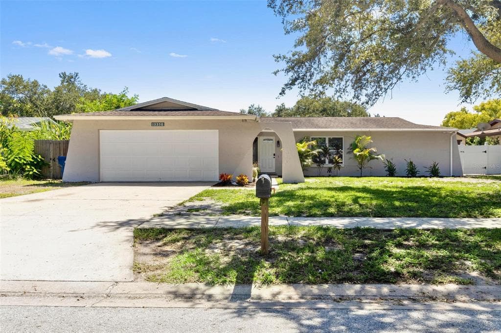 13358 88TH PLACE SEMINOLE, FL 33776