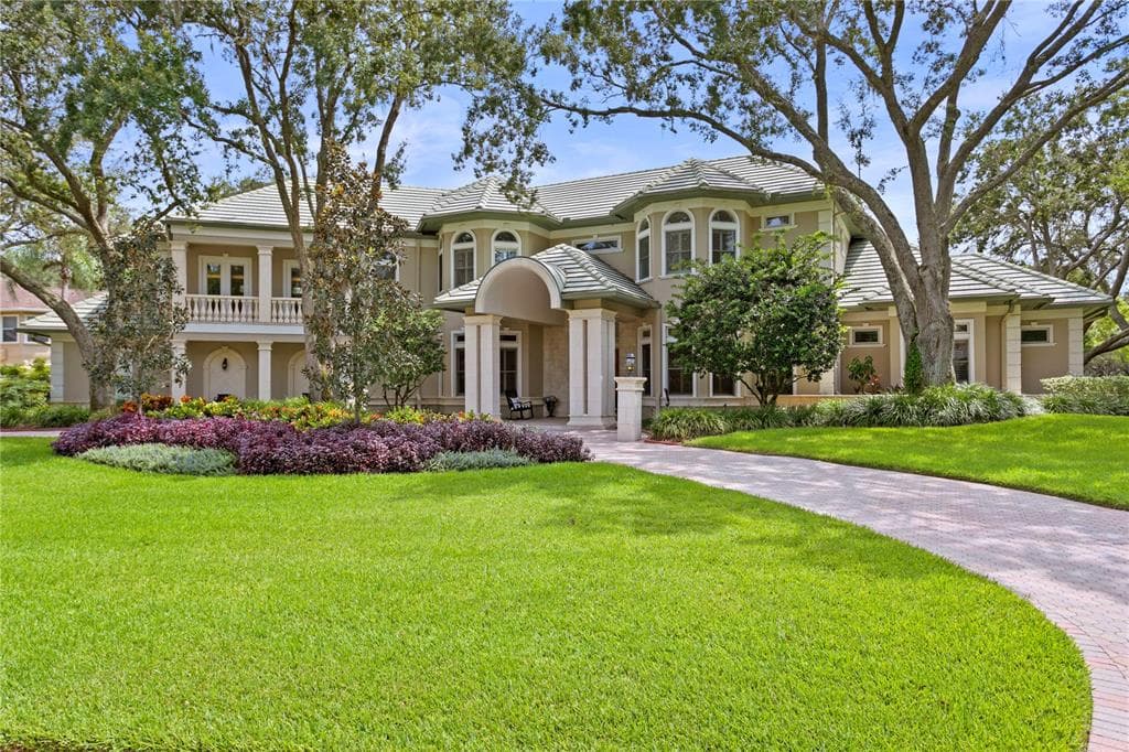 16922 CANDELEDA DE AVILA TAMPA, FL 33613