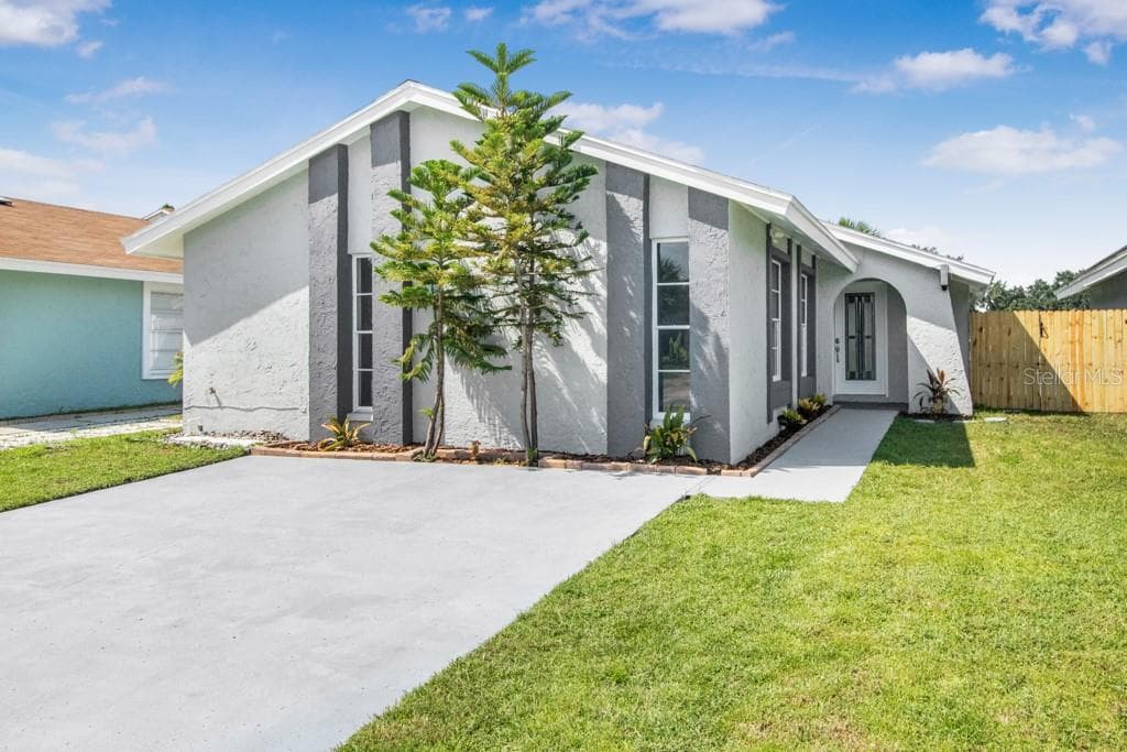 5105 SPICEWOOD COURT TAMPA, FL 33624