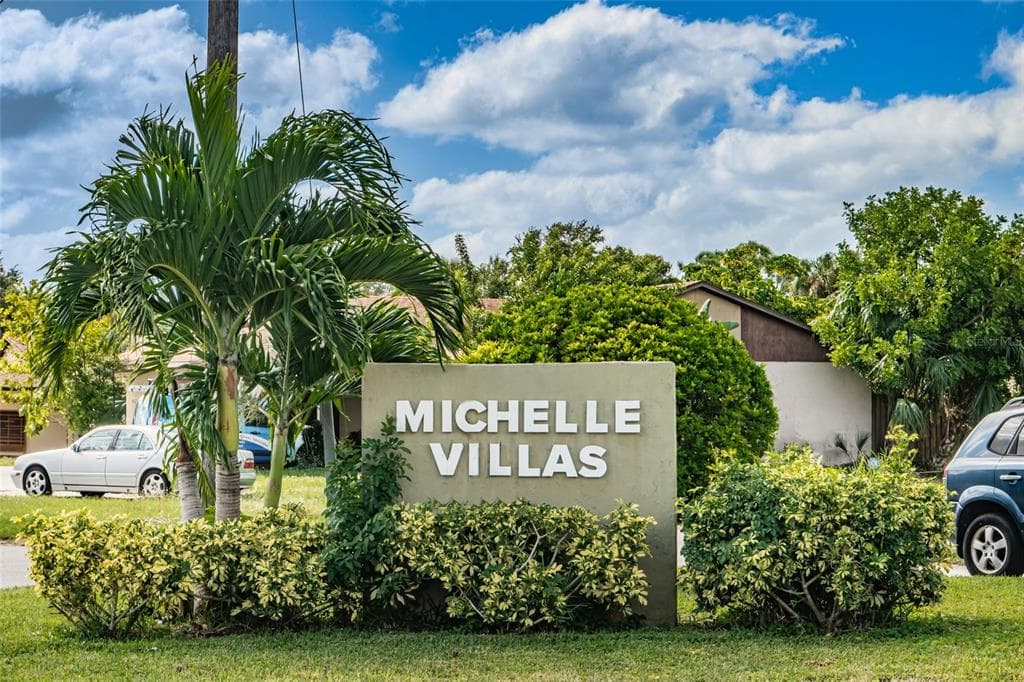 2807 48TH AVENUE DRIVE W BRADENTON, FL 34207