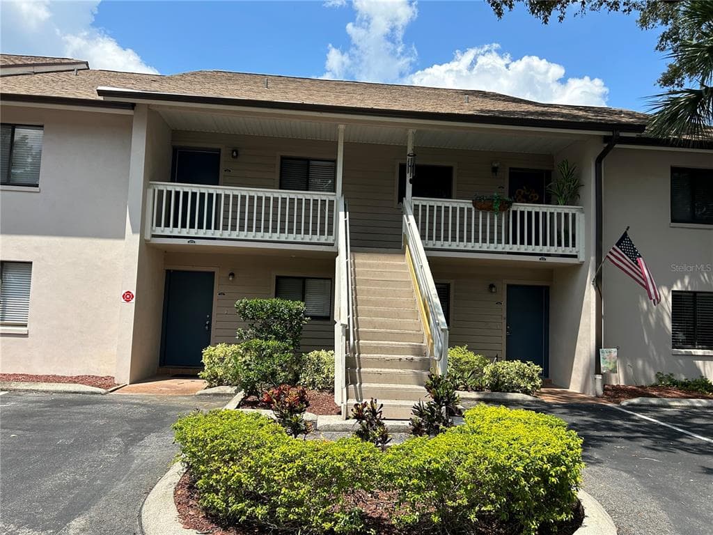 3713 CHAMPAGNE DRIVE UNIT 215 TAMPA, FL 33618