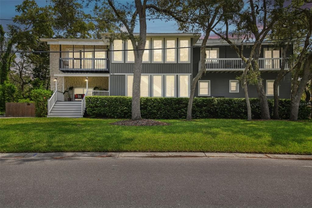 700 SEAVIEW DRIVE CRYSTAL BEACH, FL 34681