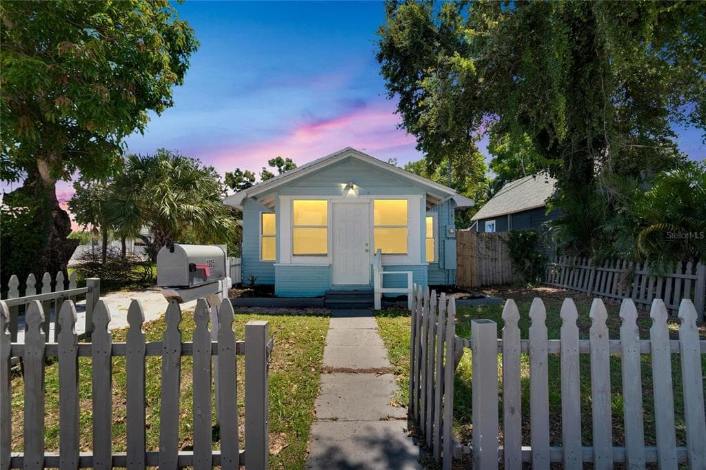 1005 13TH AVENUE W BRADENTON, FL 34205