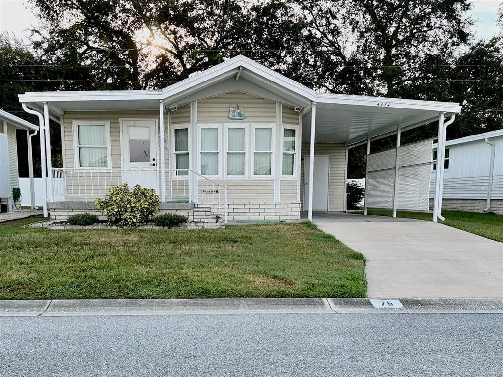 4924 BRITNI WAY ZEPHYRHILLS, FL 33541