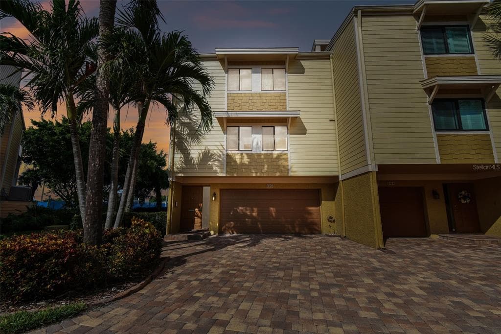 502 SANDY HOOK ROAD UNIT 502 TREASURE ISLAND, FL 33706